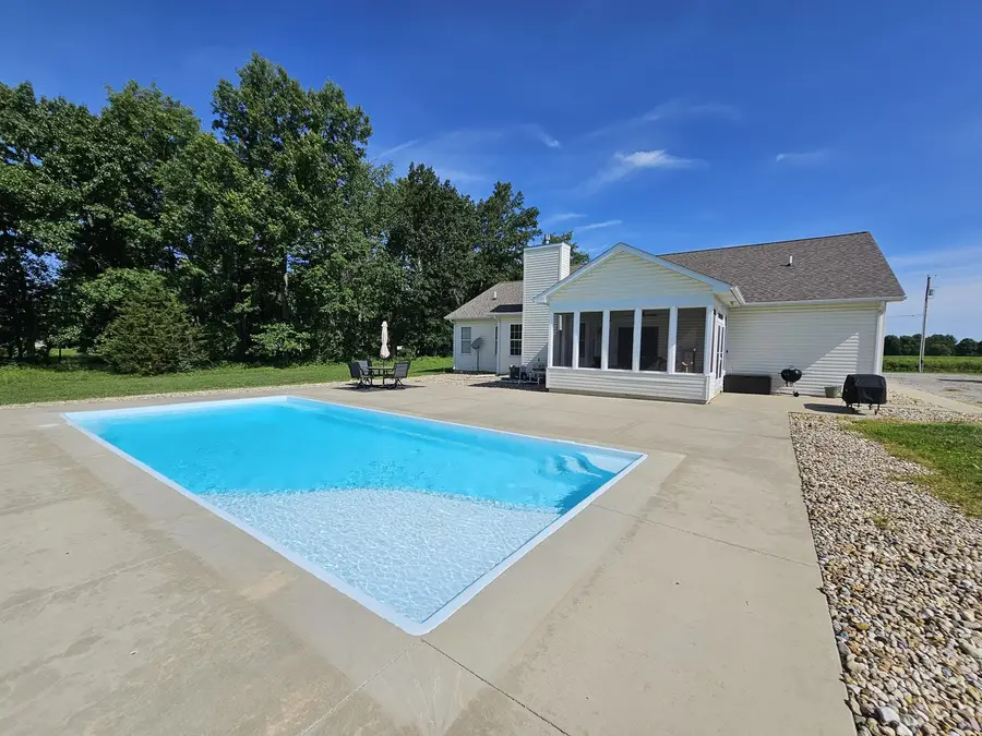 17619 E Angling Road, Mount Vernon, IL 62864 - #3