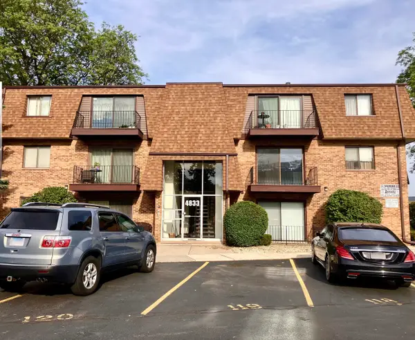 4833 W 109th Street #201, Oak Lawn, IL 60453