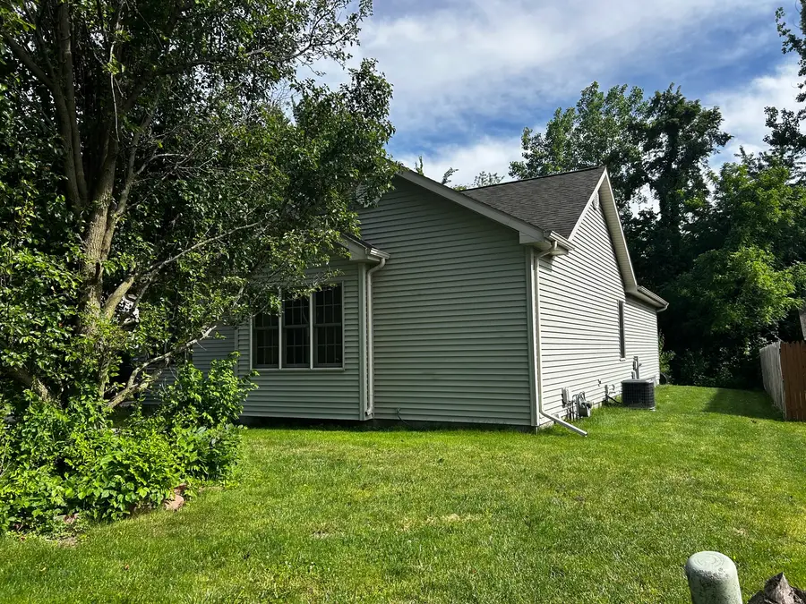 125 W 1st Street, Braidwood, IL 60408 - #2