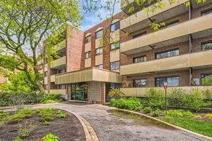 9242 Gross Point Road #107, Skokie, IL 60077