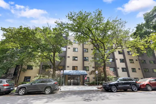 515 W Wrightwood Avenue #210, Chicago, IL 60614