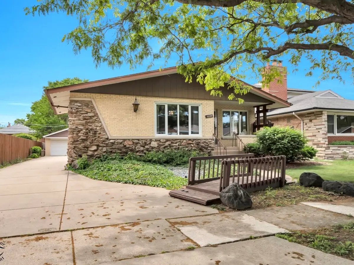 10208 S Saint Louis Avenue, Evergreen Park, IL 60805 - #1