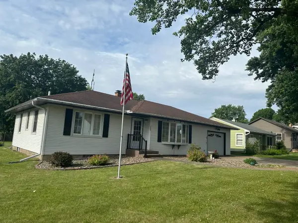 1723 E Lawn, Savanna, IL 61074