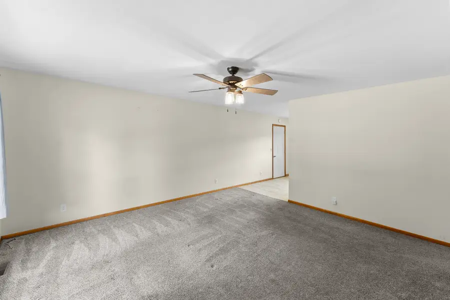 4233 Warren Street, Davenport, IA 52806 - #2