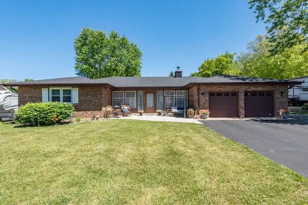 411 Thompson Avenue, Winthrop Harbor, IL 60096