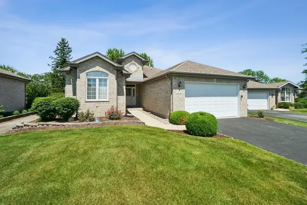 512 Highlington Court, Beecher, IL 60401