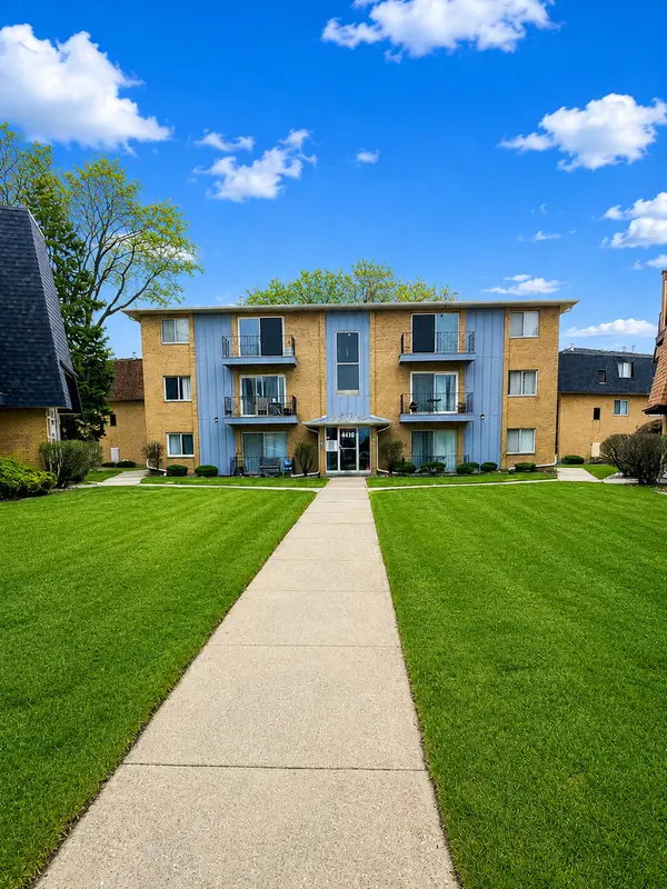 4819 W 109th Street #302, Oak Lawn, IL 60453