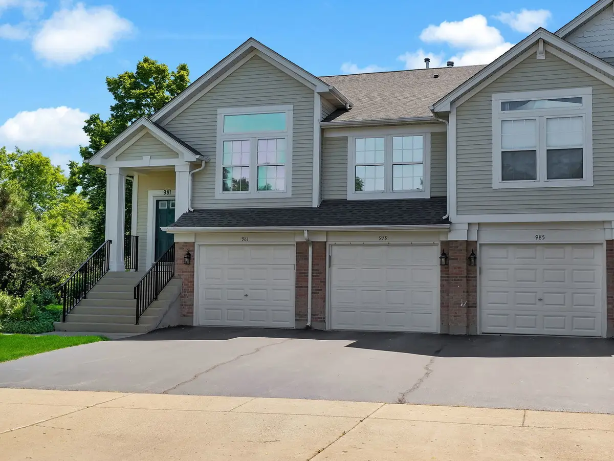 979 Huntington Drive #979, Elk Grove Village, IL 60007 - #1
