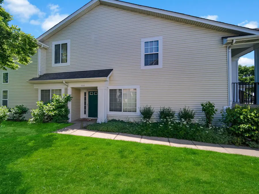 979 Huntington Drive #979, Elk Grove Village, IL 60007 - #2