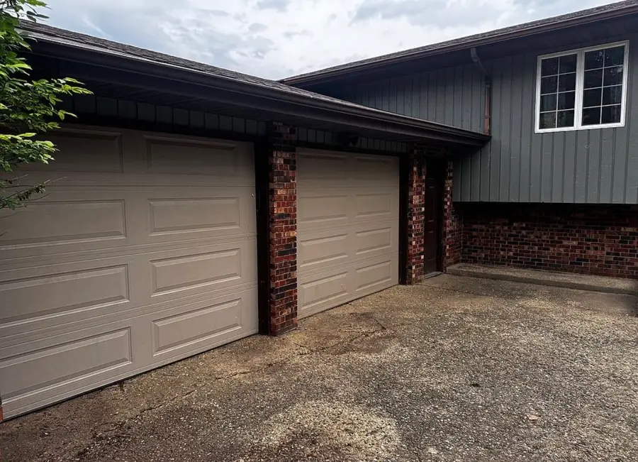 8819 Oak Drive, Clinton, IL 61727 - #2