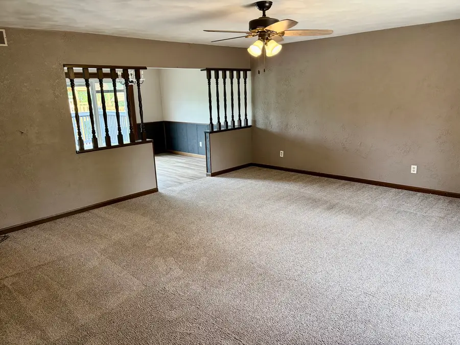 8819 Oak Drive, Clinton, IL 61727 - #3