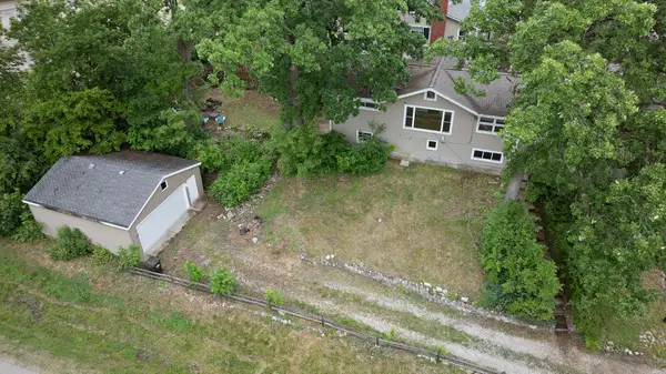 8717 Gardner Road, Fox River Grove, IL 60021