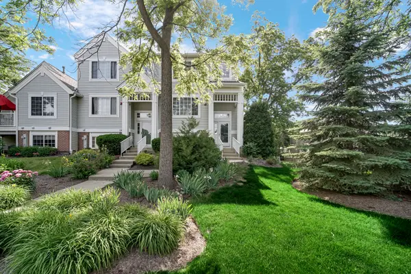 1655 Geneva Drive #1655, Wheeling, IL 60090
