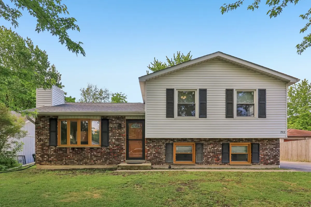 1913 Burr Oak Lane, Lindenhurst, IL 60046 - #1