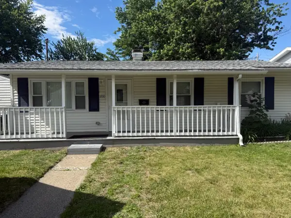 1210 E 16th Street, Sterling, IL 61081