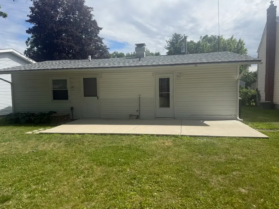 1210 E 16th Street, Sterling, IL 61081 - #2