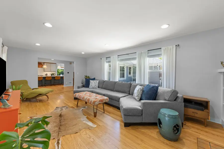 226 Woodstock Avenue, Glen Ellyn, IL 60137 - #3
