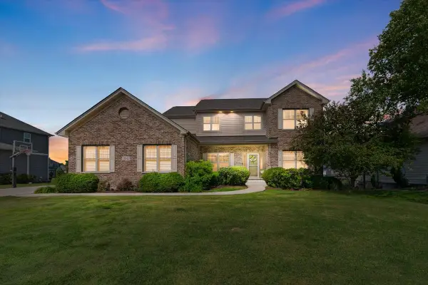 21042 Lakewoods Lane, Shorewood, IL 60404