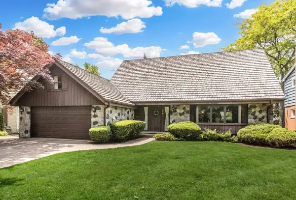 700 S Hamlin Avenue, Park Ridge, IL 60068