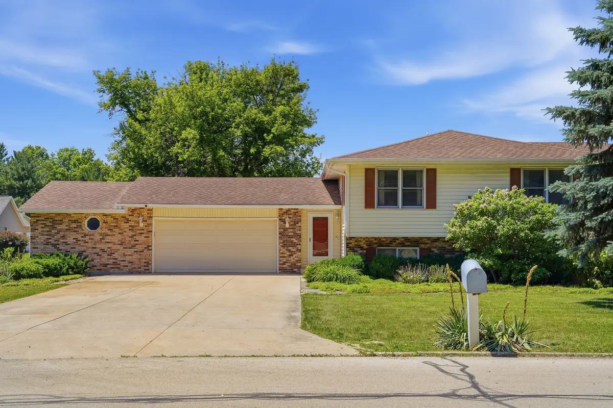 3603 14th Avenue, Sterling, IL 61081 - #1