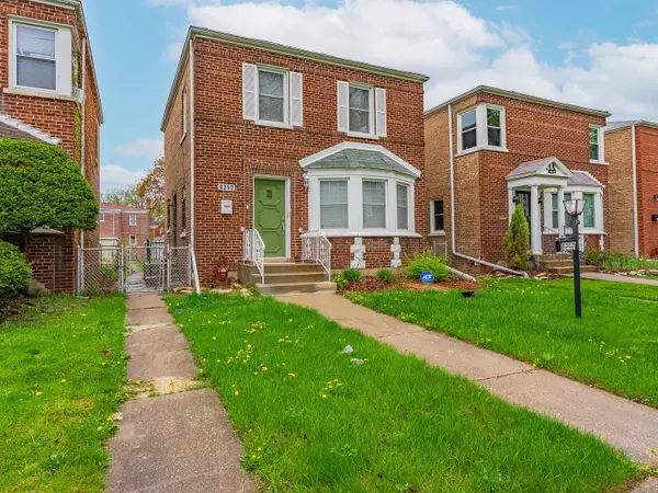 8252 S Calumet Avenue, Chicago, IL 60619