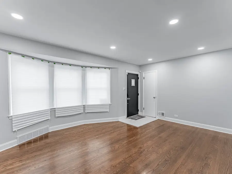 8252 S Calumet Avenue, Chicago, IL 60619 - #2