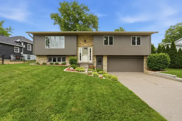 836 W 57th Street, Davenport, IA 52806