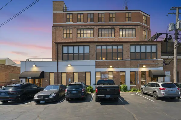 2675 W Grand Avenue #303, Chicago, IL 60612