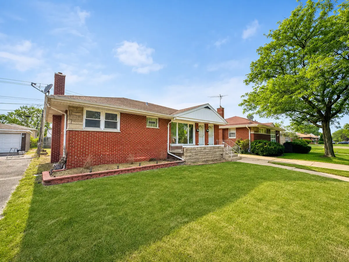 386 Clyde Avenue, Calumet City, IL 60409 - #1