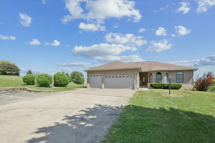 3067 Valley View Court, Clinton, IA 52732 - #2