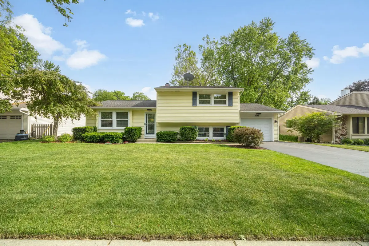 1513 Ronzheimer Avenue, Saint Charles, IL 60174 - #1