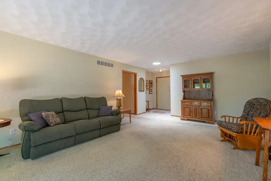 920 Mesa Drive, Freeport, IL 61032 - #3