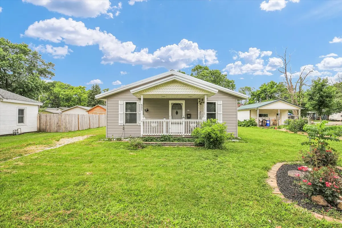 521 N Mcclellan Street, Sullivan, IL 61951 - #1