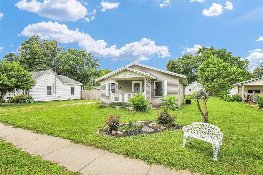 521 N Mcclellan Street, Sullivan, IL 61951 - #2