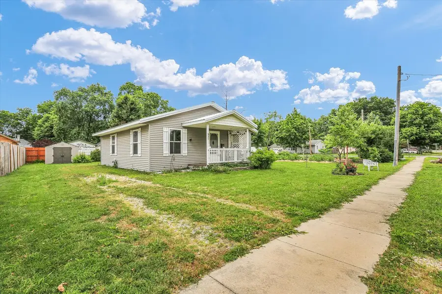521 N Mcclellan Street, Sullivan, IL 61951 - #3