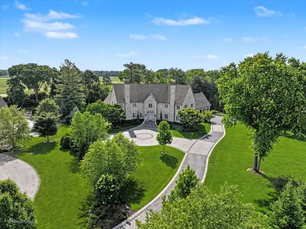 Address Withheld By Seller, Wheaton, IL 60189