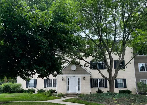 142 E Winchester Road #C, Libertyville, IL 60048