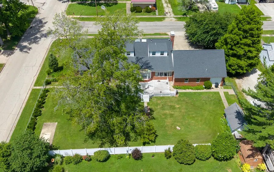 825 W Warmouth Street, Salem, IL 62881 - #3