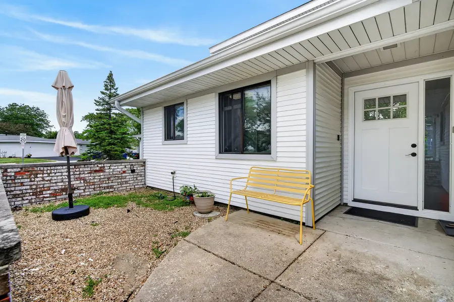 1079 Foxboro Lane, Schaumburg, IL 60193 - #2