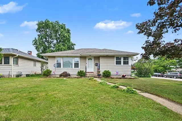 901 Brookwood Street, Bensenville, IL 60106 - #1