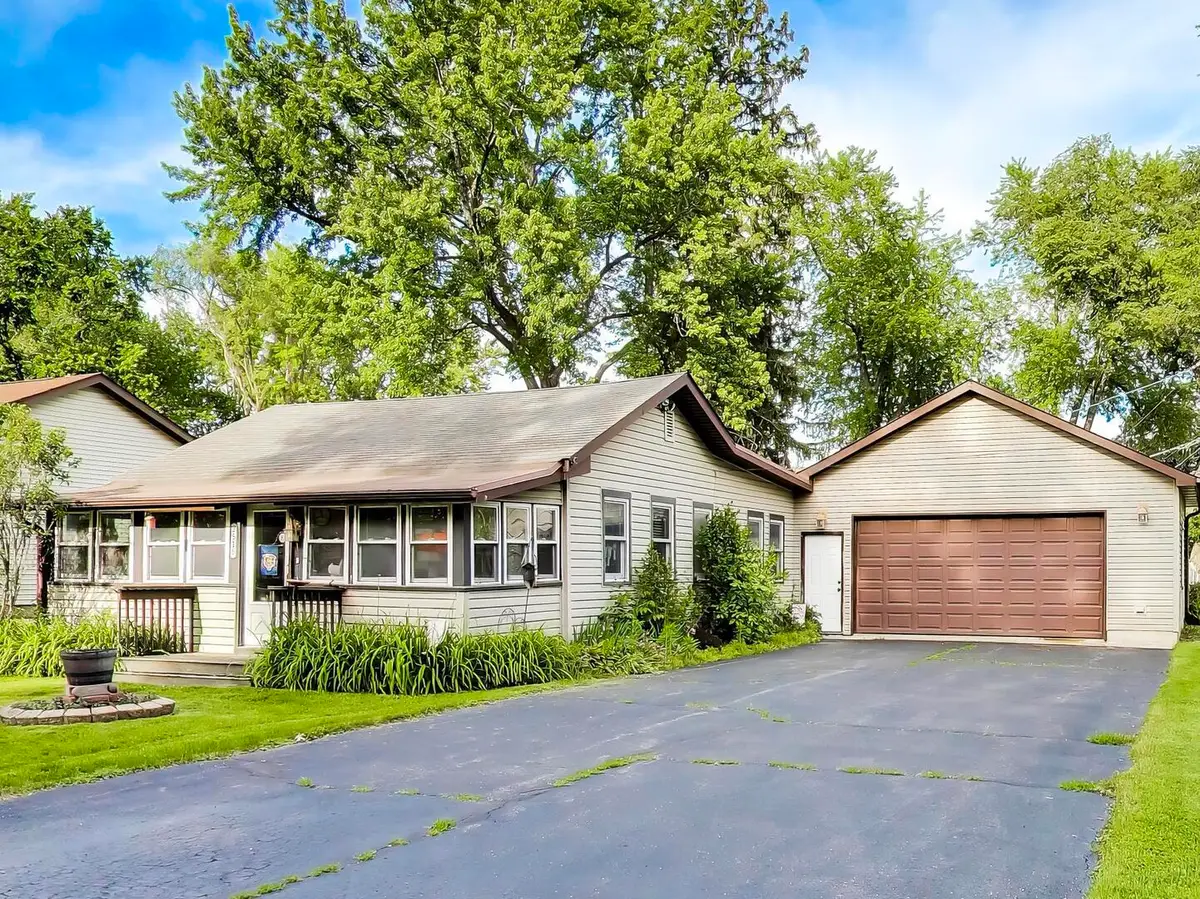 2516 Bittersweet Avenue, Holiday Hills, IL 60051 - #1
