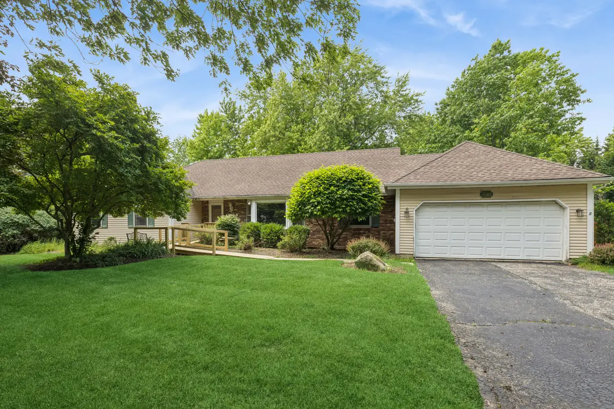 730 Yorktown Drive, Algonquin, IL 60102 - #1