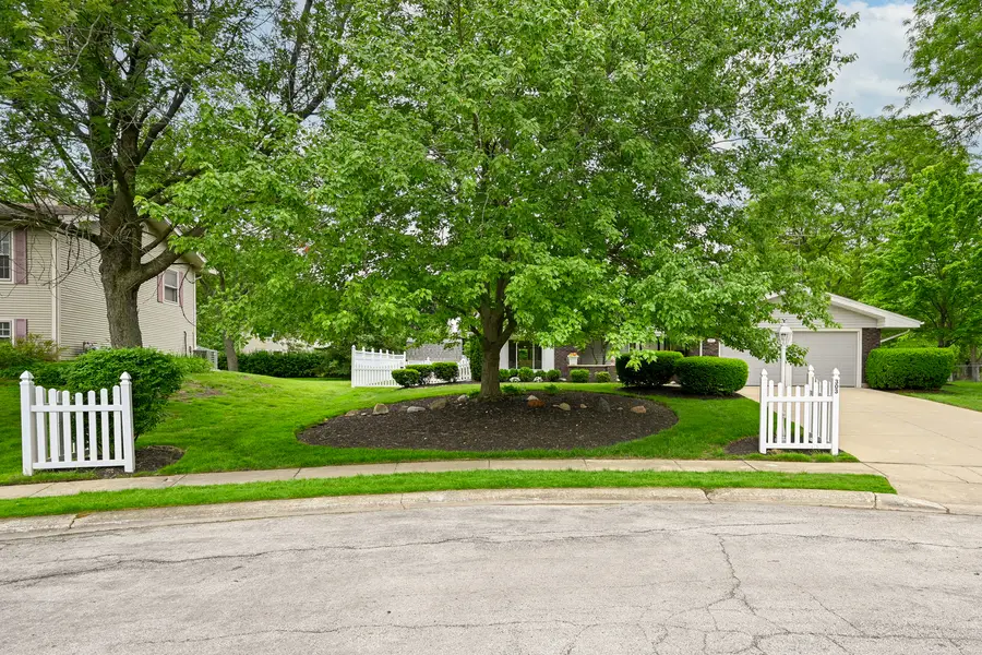 23W303 Cambridge Court, Glen Ellyn, IL 60137 - #2