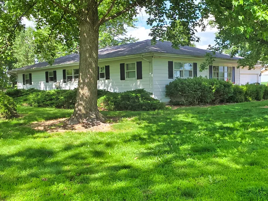 220 Oak Street, Noble, IL 62868 - #2
