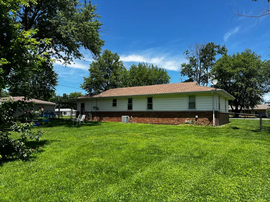 1113 Bel Aire Drive, Mount Vernon, IL 62864 - #2