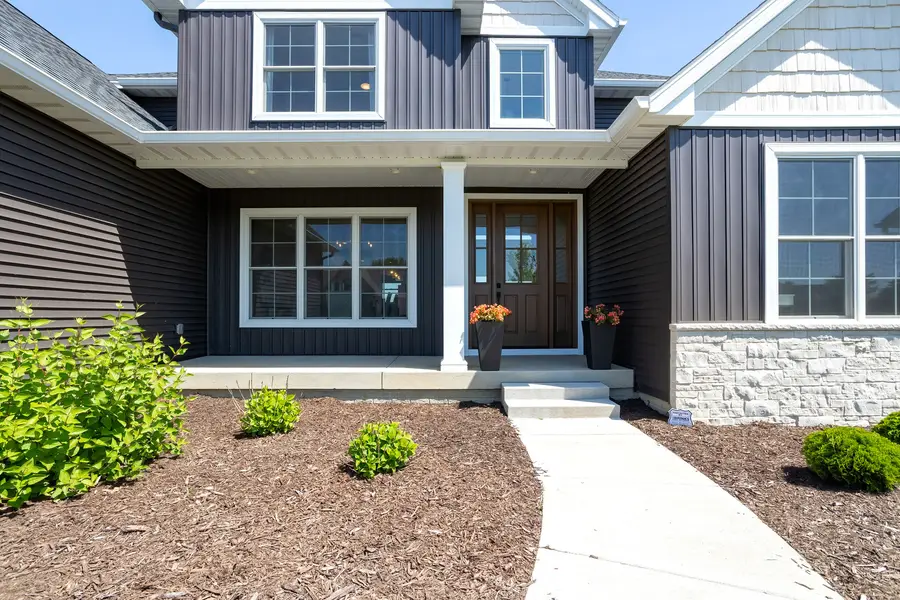 6888 Wilderness Pointe, Bettendorf, IA 52722 - #3