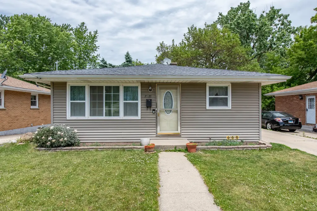 2528 Lucia Avenue, Waukegan, IL 60085 - #1