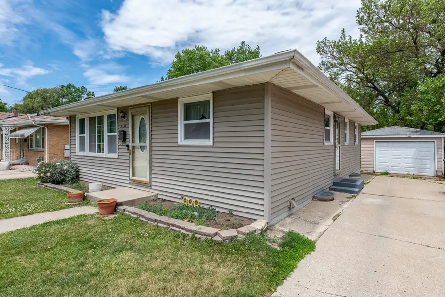 2528 Lucia Avenue, Waukegan, IL 60085 - #3