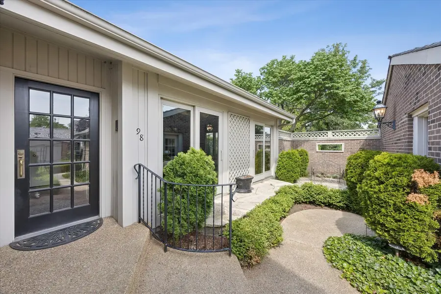 98 Briarwood Circle, Oak Brook, IL 60523 - #2