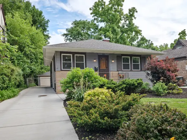 389 Addison Road, Riverside, IL 60546